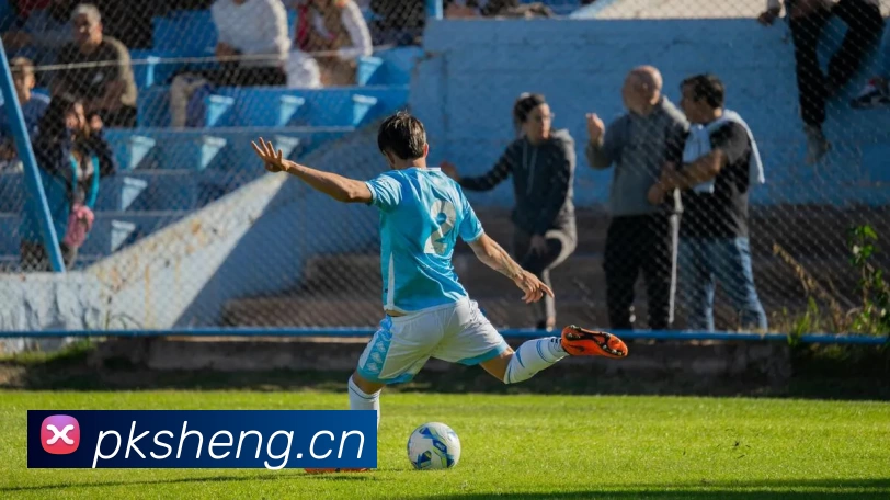 意外！为何有实力的本土国脚球员都想来上港拒绝去申花？原因找到了_穆斯卡特_本赛季_李新翔